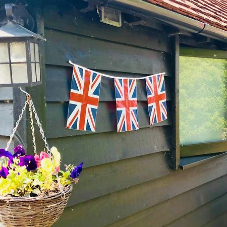 The Cow Hide Bed & Breakfast Аръндел Екстериор снимка